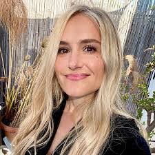 Marissa Schafer's Instagram, Twitter & Facebook