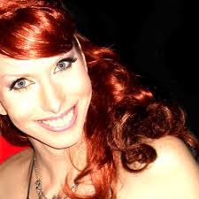 Casey Carlisle's Instagram, Twitter & Facebook