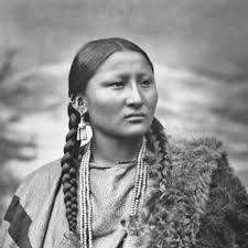 Powwows offer one of the best ways to learn about life on the wind river reservation. Pretty Nose 1851 1952 Fue Jefa De Guerra Arapaho Que Participo En La Batalla De Little Bighorn El Nieto De Pretty Nose Mark Soldier Wolf Se Convirtio En Un Anciano Tribal