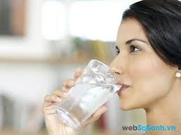 4 bằng chứng khoa học chứng minh uống nước giúp giảm cân | websosanh.vn