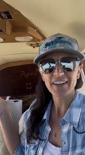 Flying a Piper Cherokee in perfect VFR conditions