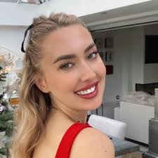 I am so pleased to announce that I have started a new role at BENE.luxic!