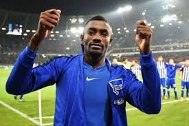 Check out his latest detailed stats including goals, assists. Kalou Ex Chelsea Star Pays Homage To Dad After Bagging University Degree Goal Com