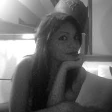 Karen Benavides (@karen_stef_)