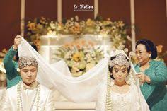 Hasil riasan para pengantin sunda dengan sentuhan tangan karya dwitia sastrowijoyo pendiri illuxion. 58 Pernikahan Adat Sunda Sundanese Wedding Ideas Wedding Photo Indonesian Wedding