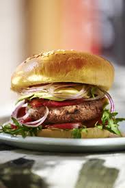 Recette Burger A L Avocat Et Au Piment Doux Recette En 2020 Piment Doux Burgers Au Saumon Recette