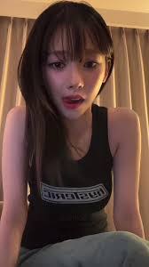 Helen Bayer's Instagram, Twitter & Facebook