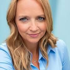 Cheryl Cyr's Instagram, Twitter & Facebook