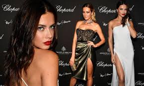 El concurso de chefs amateurs probando sus más elevadas habilidades para preparar platillos y postres de la más alta calidad, llevando consigo un límite de tiempo. Adriana Lima And Petra Nemcova Smolder At Miami Beach Bash