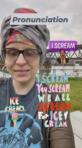 Do you pronounce : -star scream Or -stars cream 🤔🤔