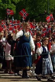Wettervorhersagen für norwegen im mai 2021, einschließlich der temperaturen im mai sowie der durchschnittlichen regentage, wind und schnee in norwegen. 17 Mai Der Norwegische Nationalfeiertag