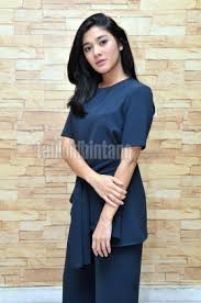 Ia akrab disapa dengan nama nay. Orang Ketiga Afifah Di Mata Naysila Mirdad Tabloidbintang Com