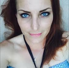 Samantha Hunsberger's Instagram, Twitter & Facebook