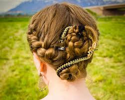 So if you have long hair, keep reading to check out 25 of our favorite hairstyles that will have you loving get fancy with this stylish ponytail that is much more substantial than your typical low pony. 25 Unbelievable Fancy Hairstyles For Long Hair Slodive