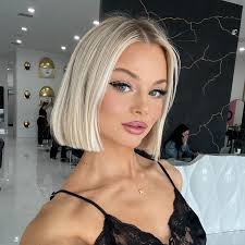 Kendall Kay's Instagram, Twitter & Facebook