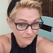 Karen duncombe (@lizzied9111)