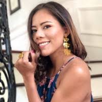 Daniela Bustos's Instagram, Twitter & Facebook