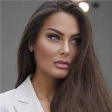 Kelly Molina's Instagram, Twitter & Facebook