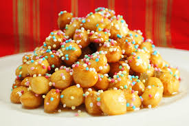 This homemade struffoli is such a fun christmas dessert! Come Fare Gli Struffoli Come Fare Cosa Fare