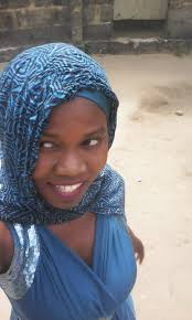 ZAHRA SEHEMU YA THERATHINI NA TANO ( season 35) Sehemu ya 34 inatuonesha  Zahra akiwa kapoteza mwelekeo nakuingia kwenye gari la akina Henry. Nini  kitaendelea ungana nami. ............ ............ ............ Ni katika