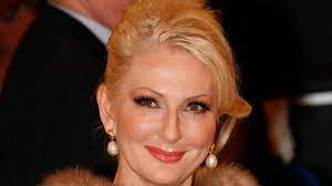 Désirée nick was born on september 30, 1956 in berlin, germany as désirée saskia nick. Desiree Nick So Halt Sie Sich Jung