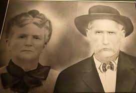 Here is another old picture. I haven't figured out when it was taken. circa  1890-1900? This is the John Fritz Schweer and Nancy Strain Schweer family.  In a comment is the back