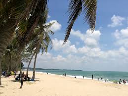 Wanita keturunan suku sunda terkenal memiliki wajah cantik alami dengan kulit mulus dan bersih. Pantai Desaru Johor