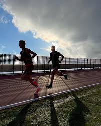 Henrik ingebrigtsen capped off a stellar night for the family as he raced to a 5k victory in 13:16.97, narrowly defeating. Jakob Ingebrigtsen Facebook
