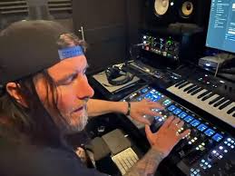 Live Room touch ups are finally complete 🖌 new carpet, fresh flat black,  wood all stained ~ just needs all the instruments set back up Next Up:  Vocal Booth wood floors 🔨