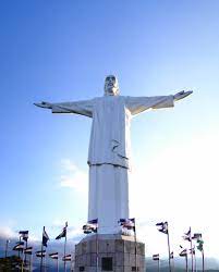 Work on cristo rey began in 1949 under the direction of a jesuit priest named josé maría arteaga who contracted artist gerardo. Monumento A Cristo Rey Cali Departamenteo Valle Del Cauc Flickr