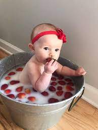 To do a milk bath for baby photoshoot you will need a small baby bathtub. Amazing Baby Milk Bath Photoshoot Ideas