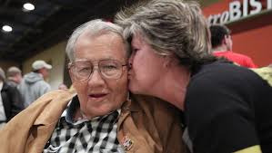 Great Iowa kisses from the Register's photo archive