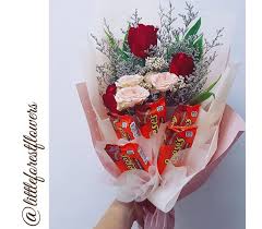 Let me start off by telling you that working with chocolate is hard, messy work. Lifestyle Flowers Gifts Roses X Chocolates Bouquet Fresh Flower Bouquet Sme Businesses Having Special Deals Singapore 99 Sme