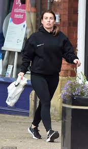 Coleen mary mcloughlin was born in liverpool, merseyside, to tony and colette mcloughlin. Coleen Rooney Goes For A Casual Look In A Black Hoodie And Leggings While Going For Groceries Oltnews