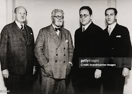 The so-called Rose Quartet. On the left Arnold Rose with Friedrich... News  Photo