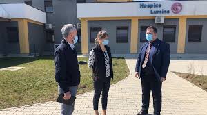 Maybe you would like to learn more about one of these? Hospice Lumina Are Nevoie De Bani Pentru Ingrijirea Copiilor Bolnavi De Cancer Deputatul Ichim Face Apel La Donatori Èi AutoritÄÈi Ziarul De BacÄu