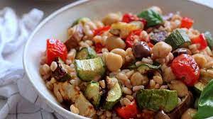 Este arroz con verduras queda riquísimo, sabroso y además es muy sano. Farro Con Verdure Al Forno Una Delle Mie Ricette Preferite Veganuary Youtube