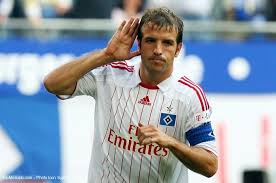 Esbjerg har fredag fået papir på en lovende ung spiller til fremtiden, og det er ikke hvem som helst. Mercato Danemark Van Der Vaart Signe A Esbjerg Officiel