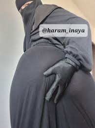 Sexy Arab with Hijab on Moves Her Hot Ass to Excite Men: Anal Anal Porn