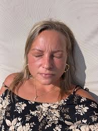 Bit of poolside peace today… because later this week this place is going to  be chaos 😂 We've somehow agreed to have about 30 kids over for Belle's  birthday 🎉 God help