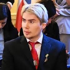 Calvin Lathan's Instagram, Twitter & Facebook