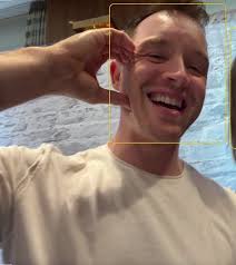 Noel Fisher and Cameron Monaghan Kiss