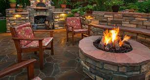 You can turn it on and off with the touch of a button, and you'll never have to deal with chopping wood, cleaning up ash or smelling like smoke. Wood Vs Gas Fire Pit Pros Cons Comparisons And Costs