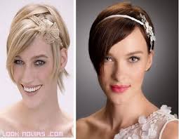 Utiliza nuestra variedad de peinetas, pasadores de pelo, pinzas para el pelo, cintas y diademas para realzar tu estilo personal y también para. Tocados Para Novias De Pelo Corto Look Novias