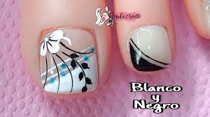 La princesa está buscando a la pedicura perfecta en todo el reino. Como Decorar Las Unas De Los Pies Diseno Sencillo En Blanco Y Negro Para Pie Youtube