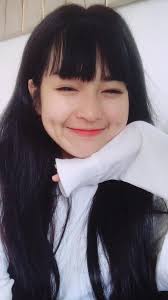 Tôi thuộc tuýp người đầy đặn, dễ béo tôi có lợi thế xương quai xanh khá rõ và bắp tay nhỏ nên trông bé con. Ä'á»— Khanh Van Tra Long Ä'ong Máº¯t Biáº¿c Xinh Trong Sang Máº¯t Biáº¿c Ná»¥ CÆ°á»i Ná»¯ Tháº§n