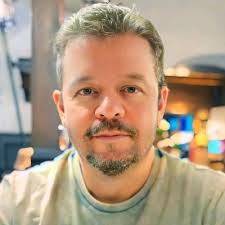 Microsoft weaves generative AI fabric for Moody's