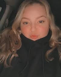 Molly Pyle's Instagram, Twitter & Facebook