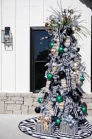 Black And White Christmas Tree Skirt 72 Inch Black And White Stripe Tree Skirt Elegant Christmas Trees Christmas Tree Themes White Christmas Trees