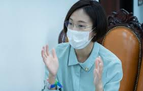 배 부대표는 이에 오늘 열린 정의당 대표단 회의에서는 김종철 대표에 대한 당 징계절차인 중앙당기위원회에 제소 결정하고, 당규에 따라. 2x0rrsbb N3j7m